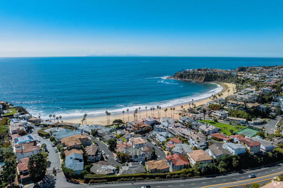 Laguna Beach luxury coastal homes with ocean views, 2026 market forecast